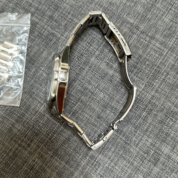 Casio Watch AMW-320R - Picture 2 of 4